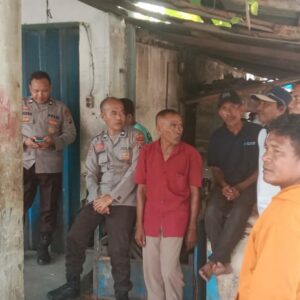 Jumat Curhat, Sat Binmas Polres Bima Kota Silaturahmi Bersama Komunitas Ojek di Kelurahan Sarae