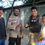 Dari Pantai Hecnuk ke Muara Tami, Satgas Humas Ops Damai Cartenz-2025 Tunjukkan Wajah Humanis Polri
