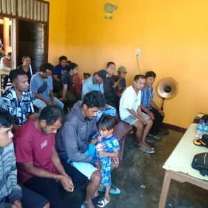 Kapolres Pegunungan Arfak Tatap Muka dengan Keluarga Korban Tanah Longsor