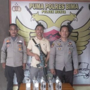 Berantas Peredaran Miras Polsek Monta Kembali Mengamankan Puluhan Botol Miras Jenis Arak Bali