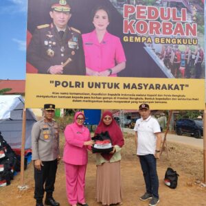 Kapolri Kirim Bantuan 5.000 Paket Sembako untuk Korban Gempa Bumi di Bengkulu