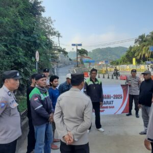 Pelabuhan Lembar Aman, Polres Lombok Barat Lakukan Pembinaan Ojek