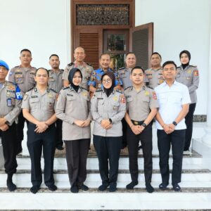 Dalam Rangka HUT Bhayangkara ke-79, Tim Mabes Polri Lakukan Anjangsana ke Mantan Kapolri Jenderal (Purn) Drs. Badrodin Haiti