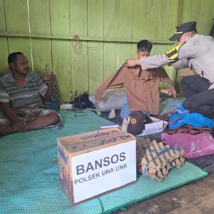 Video Viral Tangisan Bocah di Pulau Wakai, Kapolsek Unauna Segera Berikan Bantuan