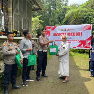 Merunut Kegiatan Sosial dan Religi Satlantas Polres Bima dan Polsek Tambora Menyambut HUT Ke-79 Bhayangkara