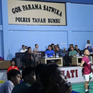 Kapolres Tanah Bumbu Buka Kejuaraan Bulu Tangkis “Kapolres Tanah Bumbu Cup 2025” di GOR Parama Satwika