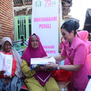 Dalam Semangat Hari Bhayangkara ke-79, Bhayangkari Dompu Bawa Harapan ke Montabaru