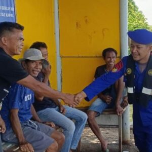 Satpolairud Polres Bima Gelar Jum,at Curhat, Warga Pesisir Apresiasi dan Ucapkan Terimakasih