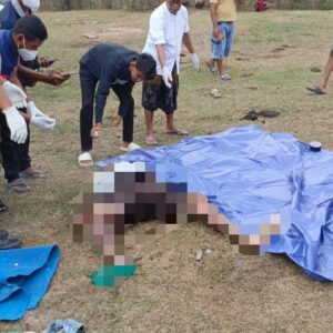 Penemuan Sesosok Mayat Pria di Lahan Ternak Sapi Lape, Polisi Lakukan Evakuasi Korban