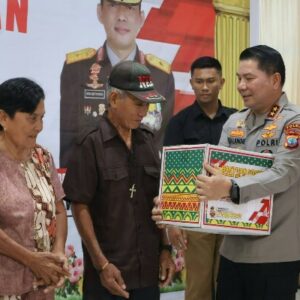 Hari Bhayangkara ke-79, Polda Sulut Salurkan 620 Paket Bansos kepada Warga Minsel