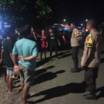 Anggota Piket Polsubsektor Brang Ene Gelar Patroli Dialogis, Ajak Remaja Jaga Kamtibmas