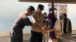 Kemanusiaan dalam Seragam, Polsek Lembar Distribusikan Bantuan Tongkat kepada Warga Disabilitas