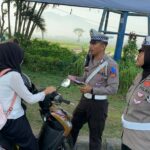 Disiplin Lalu Lintas Ditingkatkan, Polres Lombok Barat Tertibkan Pengendara di Bundaran Penas