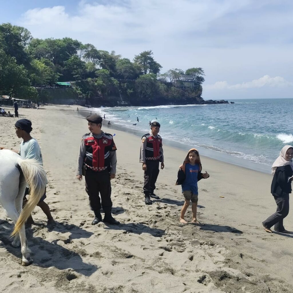 Sat Samapta Polres Lombok Barat Intensifkan Patroli Wisata di Desa Lembar