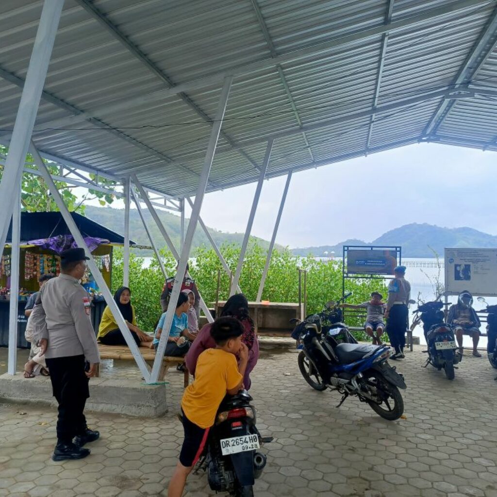 Patroli Rutin Polsek Sekotong: Cegah Kriminalitas di Kawasan Wisata Lombok Barat