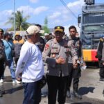 Kapolres Sumbawa Barat Pimpin Pengamanan Aksi Unjuk Rasa Aliansi PPS Selama Dua Hari di Poto Tano, Petugas dan Aliansi Saling Apresiasi