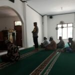 Gelar Sholat Dzuhur Berjamaah, Kinerja Bhabinkamtibmas Polsek Soromandi Diapresiasi Warga Binaan