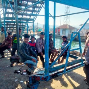 Polsek Kawasan Pelabuhan Laut Bima Laksanakan Patroli Rutin dan Himbauan Kamtibmas di Area Pelabuhan