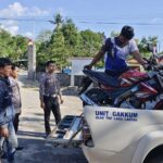 Polsek Sanggar Bantu Evakuasi Korban Kecelakaan Lalulintas di Desa Taloko