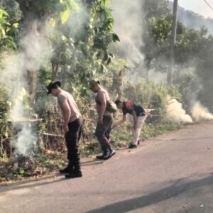 Polsek Asakota Bersama Instansi Kec. Asakota dan Aliansi Lintas Nusantara Gelar Gotong Royong Dukung Program “Bima BISA”