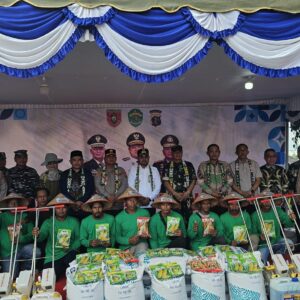 Polres Kutim Berikan Alsintan Kepada Kelompok Tani, Bentuk Wujudkan Ketahanan Pangan