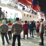 Polsek Kawasan Pelabuhan Laut Bima Laksanakan Pengamanan Kedatangan KM. Sabuk Nusantara 49 dan Pengecekan Miras
