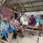 Laksanakan Jum’at Curhat, Bhabinkamtibmas Polres Bima Kota Sosialisasikan Bahaya TPPO dan Narkoba di Kelurahan Ule