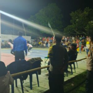 Polsek Langgudu Gelar Patroli Cipta Kondisi di Turnamen Voli dan Pasar Malam