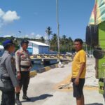 Satuan polairud polres dompu gelar pam pelabuhan di calabai, awasi bongkar muat jagung