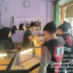 Sat Samapta Polres Sumbawa Barat Gelar Patroli Dialogis di Pasar Tanah Mira, Jaga Kamtibmas Tetap Kondusif