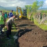 Polsek Jajaran Utan, Buer, Alas, dan Alas Barat Bersinergi dalam TMMD ke-125 Kodim 1607/Sumbawa di Desa Kalebeso