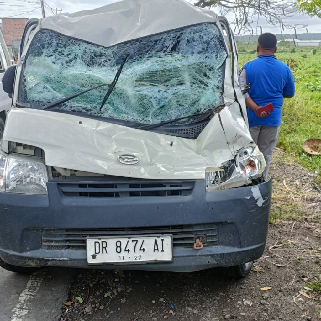 Polres Loteng Olah TKP Laka Lantas di Pratim, Satu Korban Meninggal Dunia. ‎
