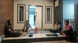 Polsek Pringgarata Tingkatkan Patroli Dialogis Cegah Aksi Kriminalitas Malam Hari.