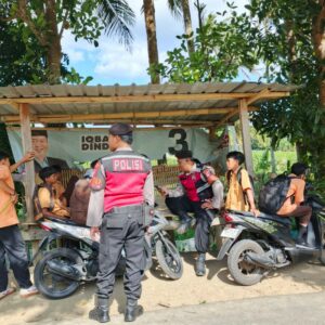 Dekatkan Diri ke Warga, Polres Lobar Gelar Patroli dan Edukasi di Kebun Ayu