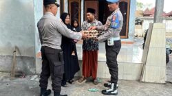 Polsek Kediri Konsisten Lawan Stunting, Bagikan Telur untuk Balita di Desa Montong Are