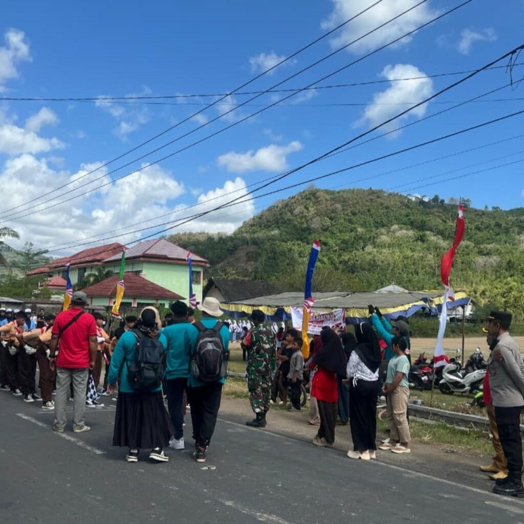 Semarak Lomba Gerak Jalan HUT RI ke-80 di Sekotong Berlangsung Meriah dan Aman