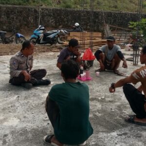 Bhabinkamtibmas Polres Bima Kota Gelar Jum’at Curhat dan Sosialisasi TPPO di Kelurahan Lelamase