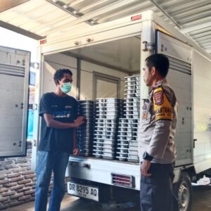 Bhabinkamtibmas Polres Bima Kota Laksanakan Monitoring Pendistribusian Makanan Bergizi di Kecamatan Asakota