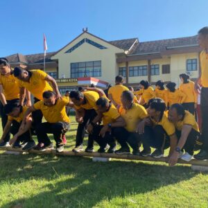 Mini Game di Polres Bima Kota, Tingkatkan Kekompakan Personel Melalui Permainan Seru