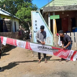 Sambut HUT RI ke-80, Polsek Jajaran Polres Bima Kota Ajak Warga Pasang Bendera Merah Putih dan Umbul-Umbul
