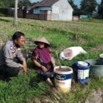 Warga Kuripan Diberdayakan Bhabinkamtibmas untuk Tani Mandiri di Pekarangan