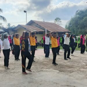 Polsek Sape Gelar Olahraga Bersama Masyarakat Sambut HUT RI ke-80