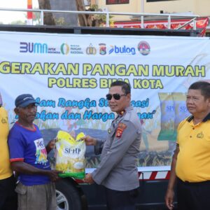 Polres Bima Kota Bersama Bulog Bima Gelar Pangan Murah, Warga Antusias