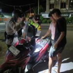 Kegiatan Rutin Yang Ditingkatkan (KRYD) Polsek Seteluk Jadi Tali Koordinasi Bersama Masyarakat untuk Jaga Kamtibmas