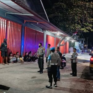 Polsek Rasanae Barat Gelar Patroli Blue Light, Jaga Kamtibmas Tetap Kondusif