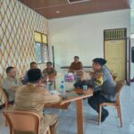 Bhabinkamtibmas bersama pemerintah desa bersinergi melaksanakan kegiatan sosialisasi pencegahan TPPO