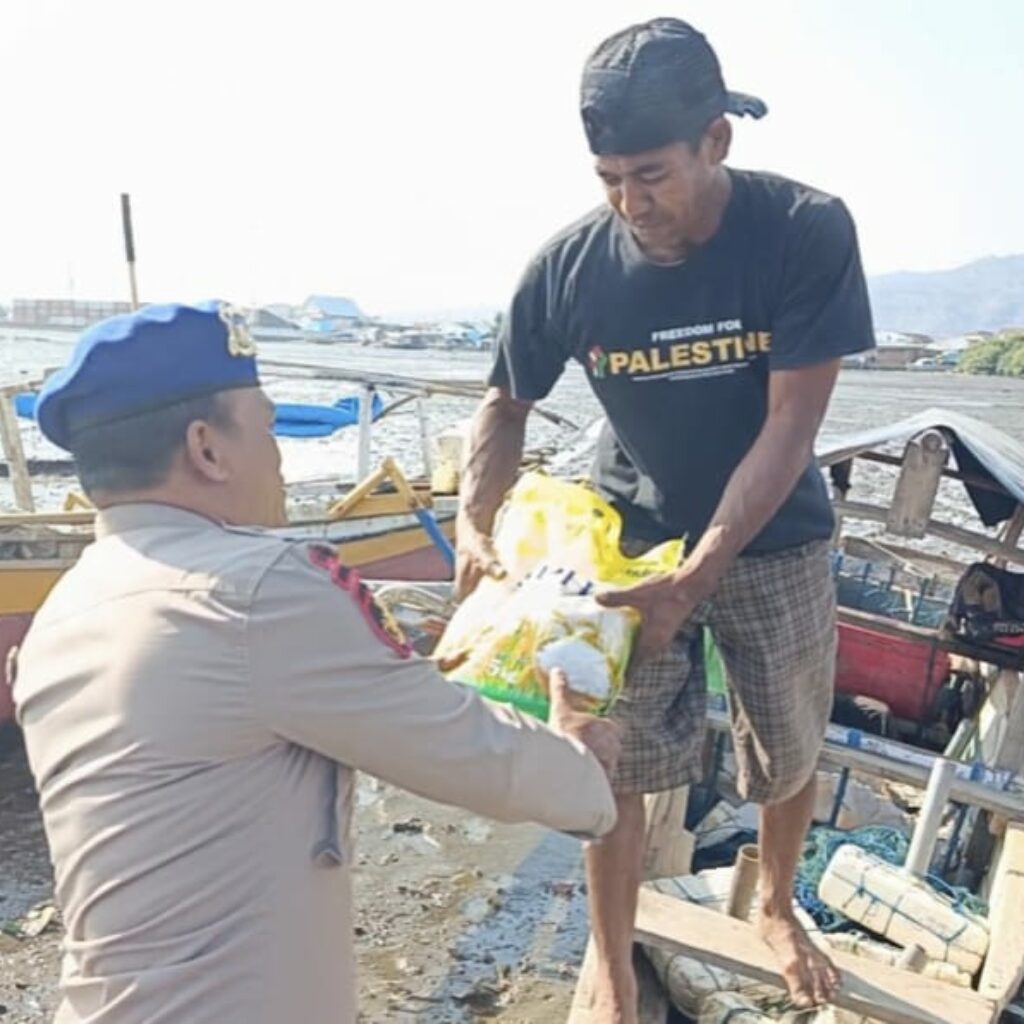 Polres Bima Kota Tebar Kebaikan, Bantu Warga Nelayan dan Kurang Mampu