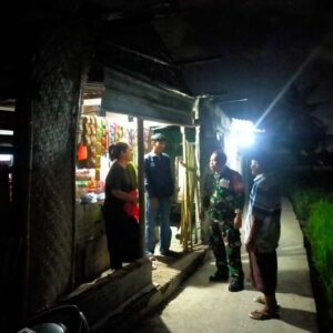 Babinsa Kuranji Dalang Gelar Patroli Malam Jaga Kamtibmas