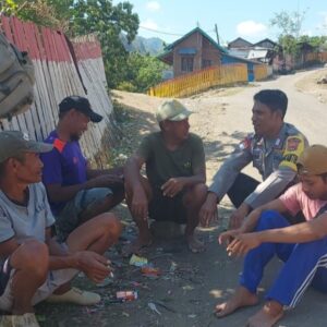 Bhabinkamtibmas Desa Tarlawi Polsek Wawo Polres Bima Kota Himbau Warga dan Pelajar Jaga Harkamtibmas