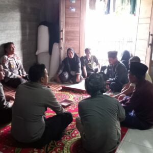 Wujud Polisi Humanis, Polsek Asakota Takziah ke Rumah Duka Warga Binaan